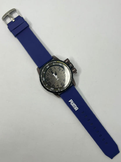 Sporty Chronograph Style Watch – Blue Strap